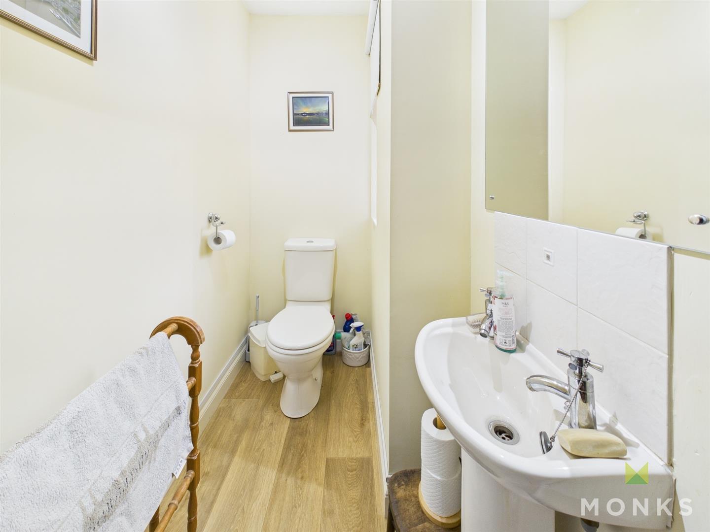 28 Bentley Drive, Oswestry, SY11 1TQ For Sale